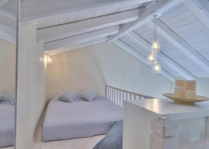 Rhodian Gaea Theológos