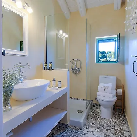 Rhodian Gaea Theológosz